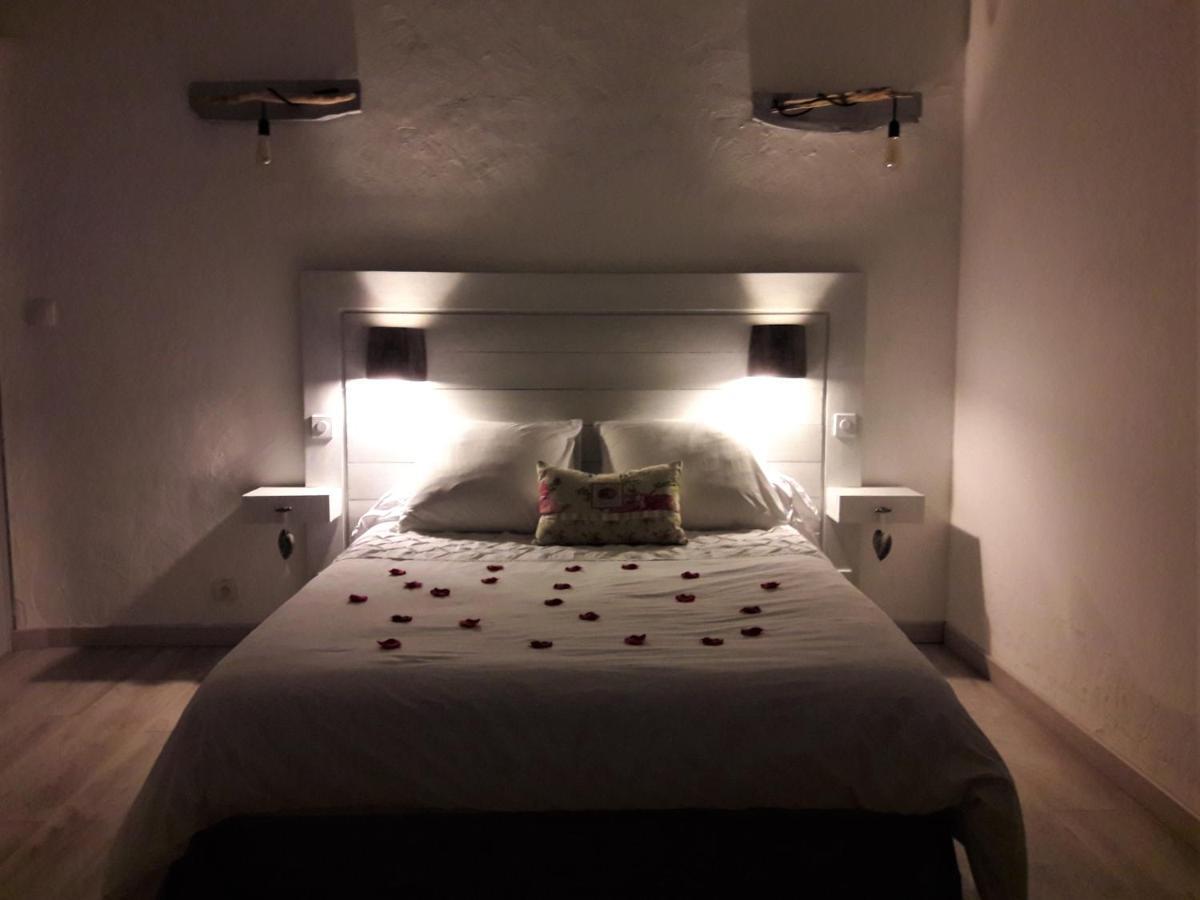 B & B "Les Charmettes" Vedene Bagian luar foto