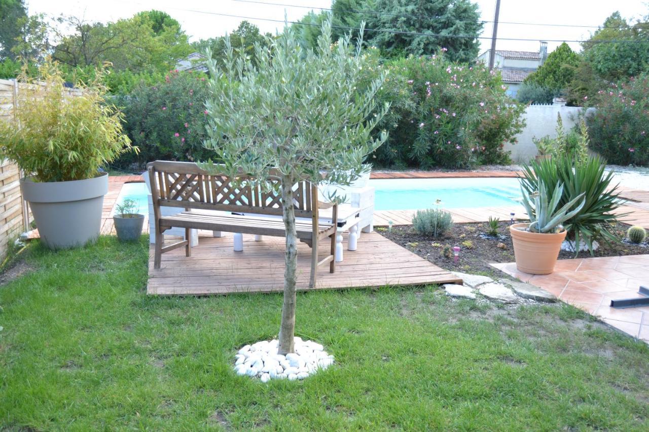 B & B "Les Charmettes" Vedene Bagian luar foto
