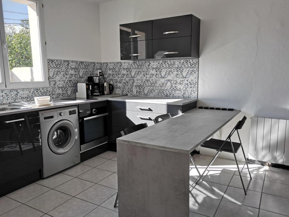 B & B "Les Charmettes" Vedene Bagian luar foto